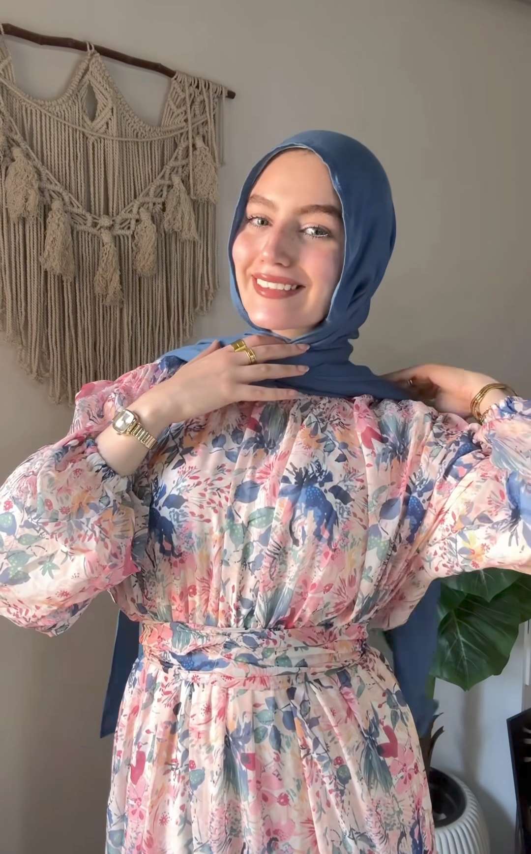 فستان مورد باللون البترولي