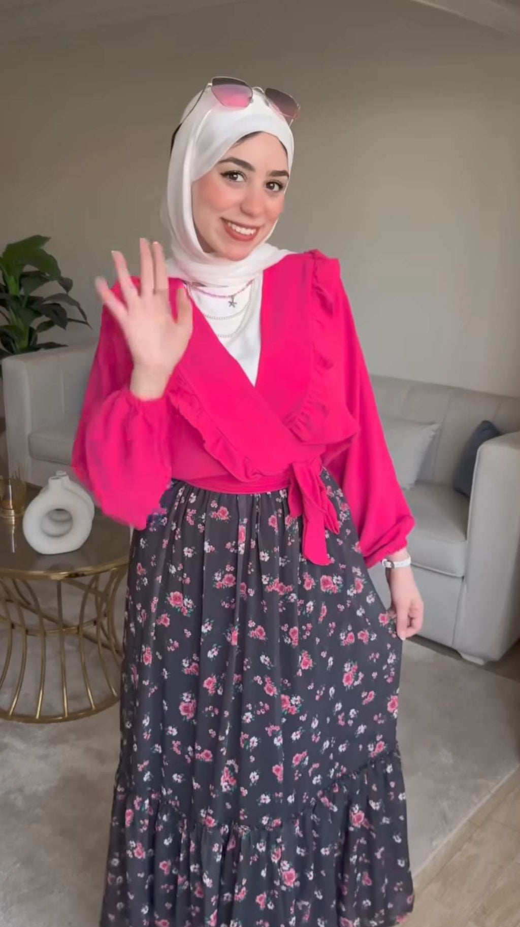 تنورة زهور الفوشيا