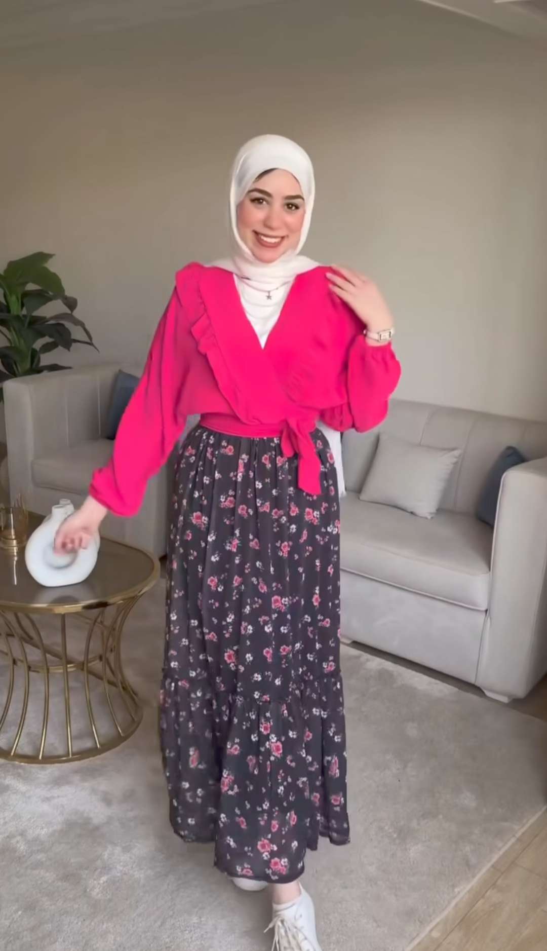 تنورة زهور الفوشيا
