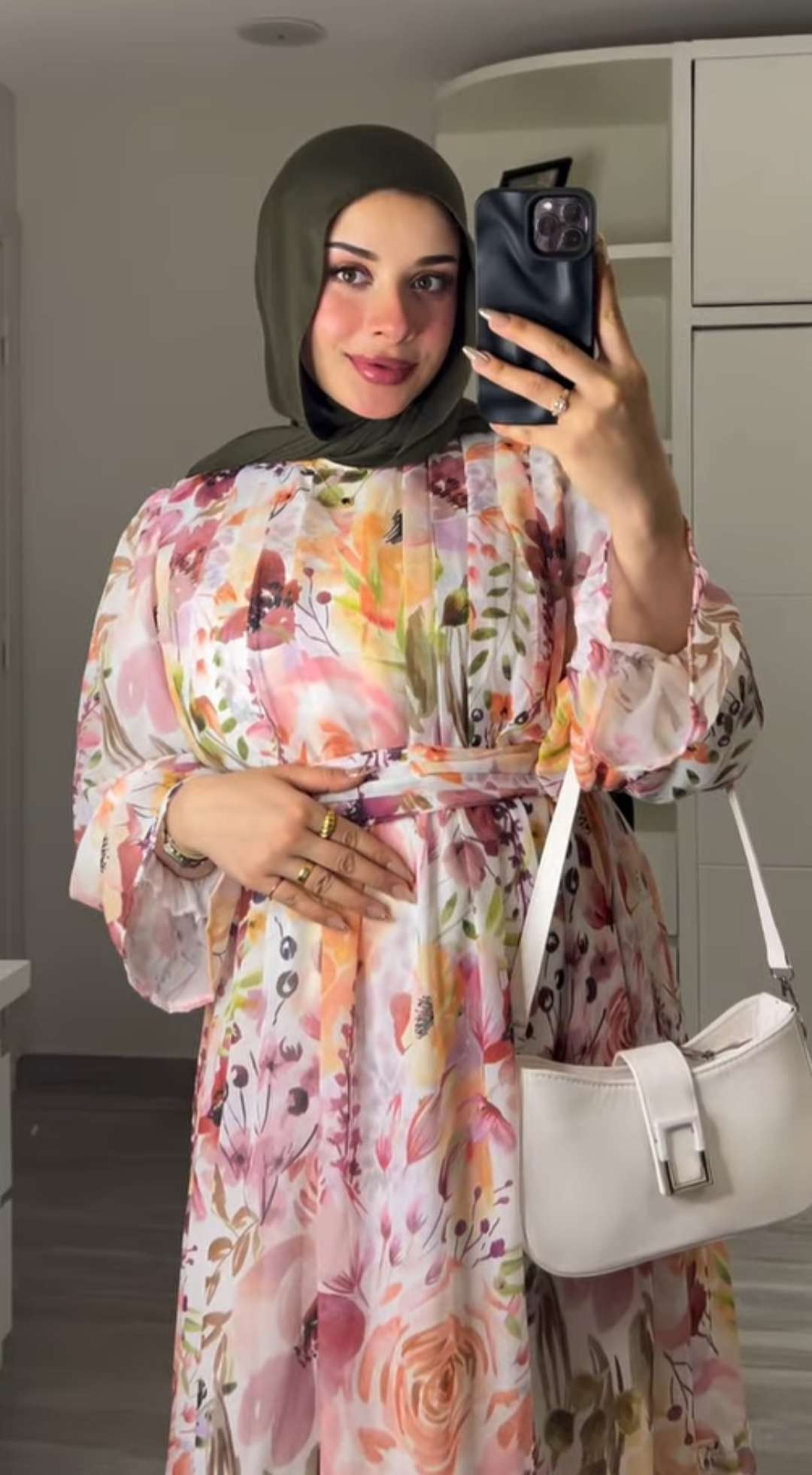 فستان زهور زيتي