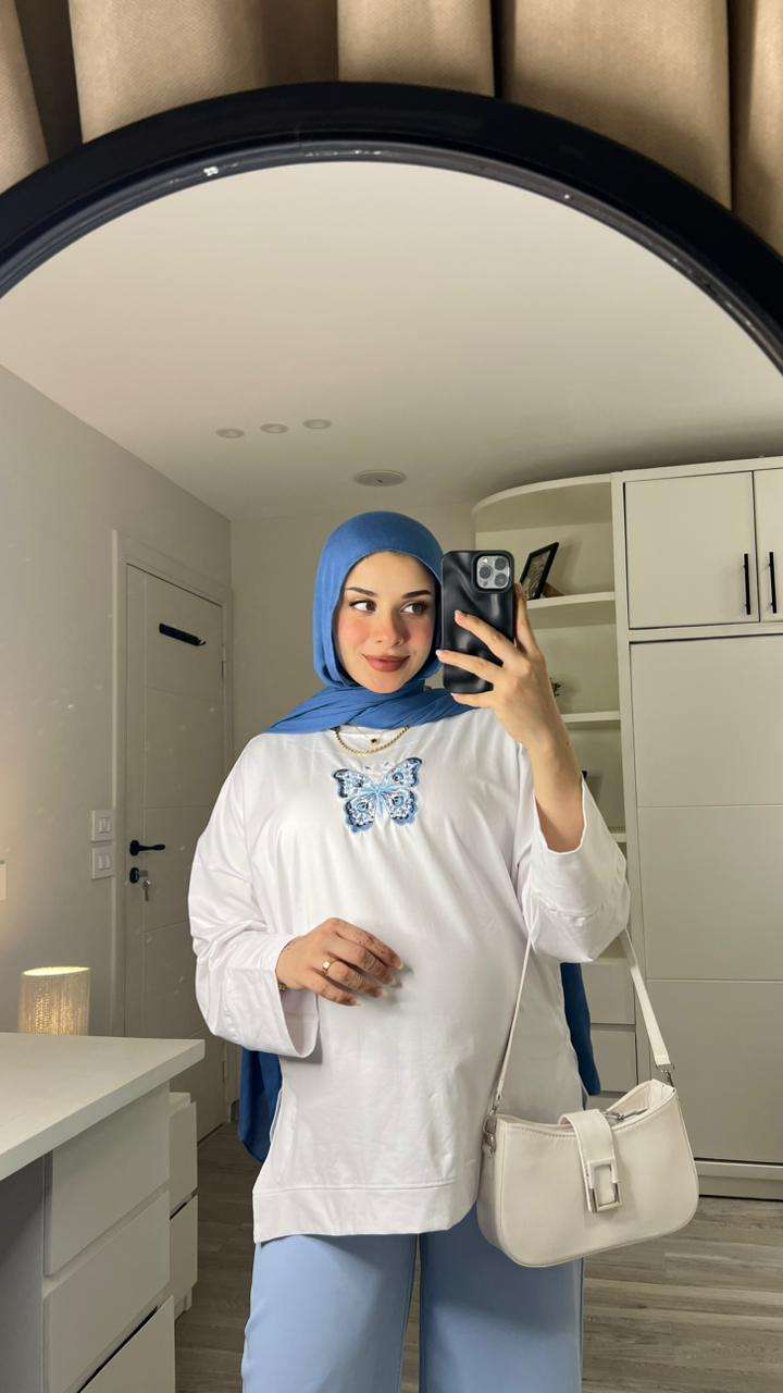تيشيرت الفراشة البيضاء