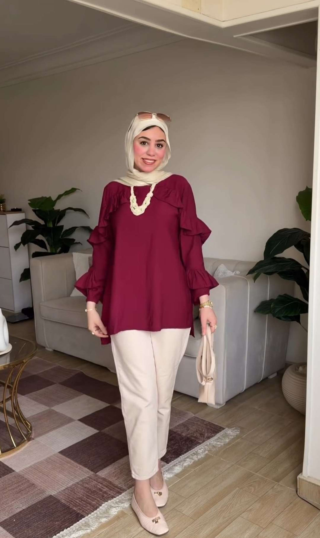 بلوزة بيلا البورغندية