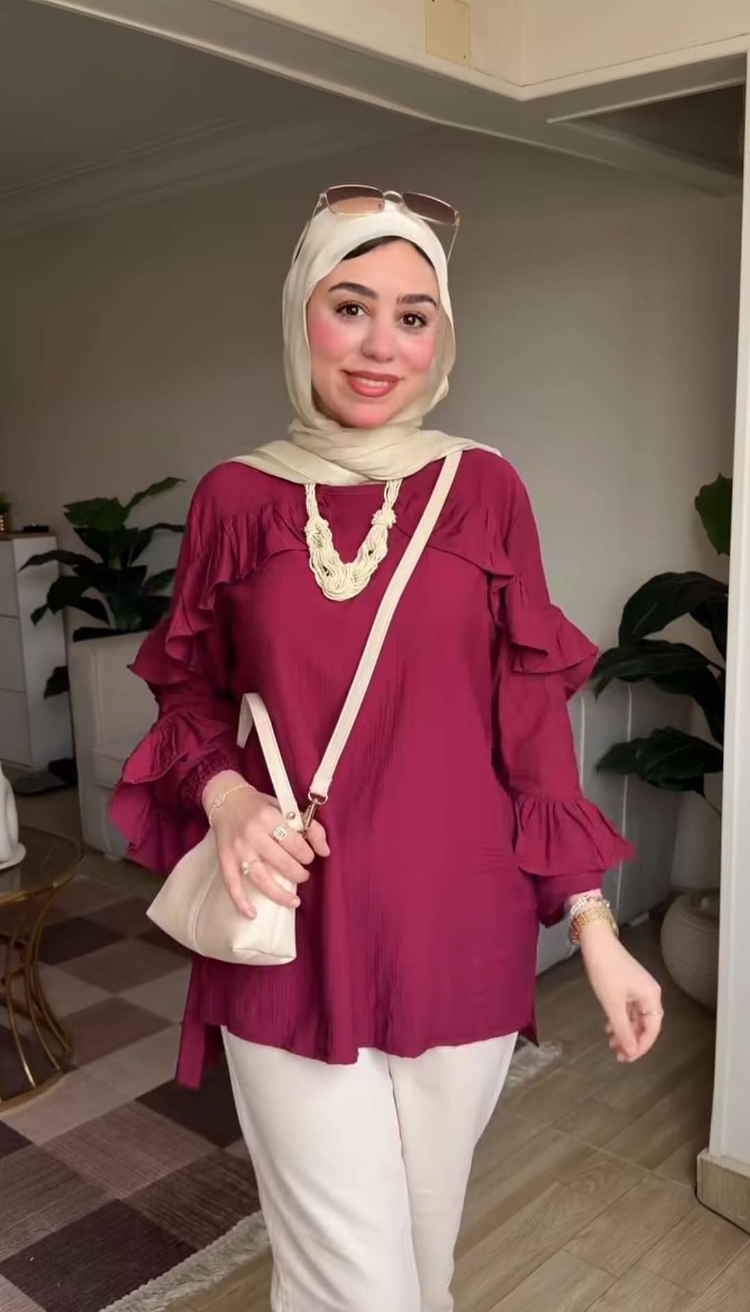 بلوزة بيلا البورغندية