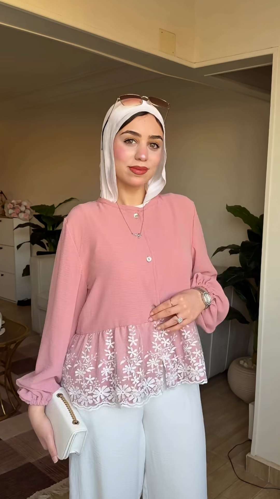 بلوزة دانتيل الكشمير