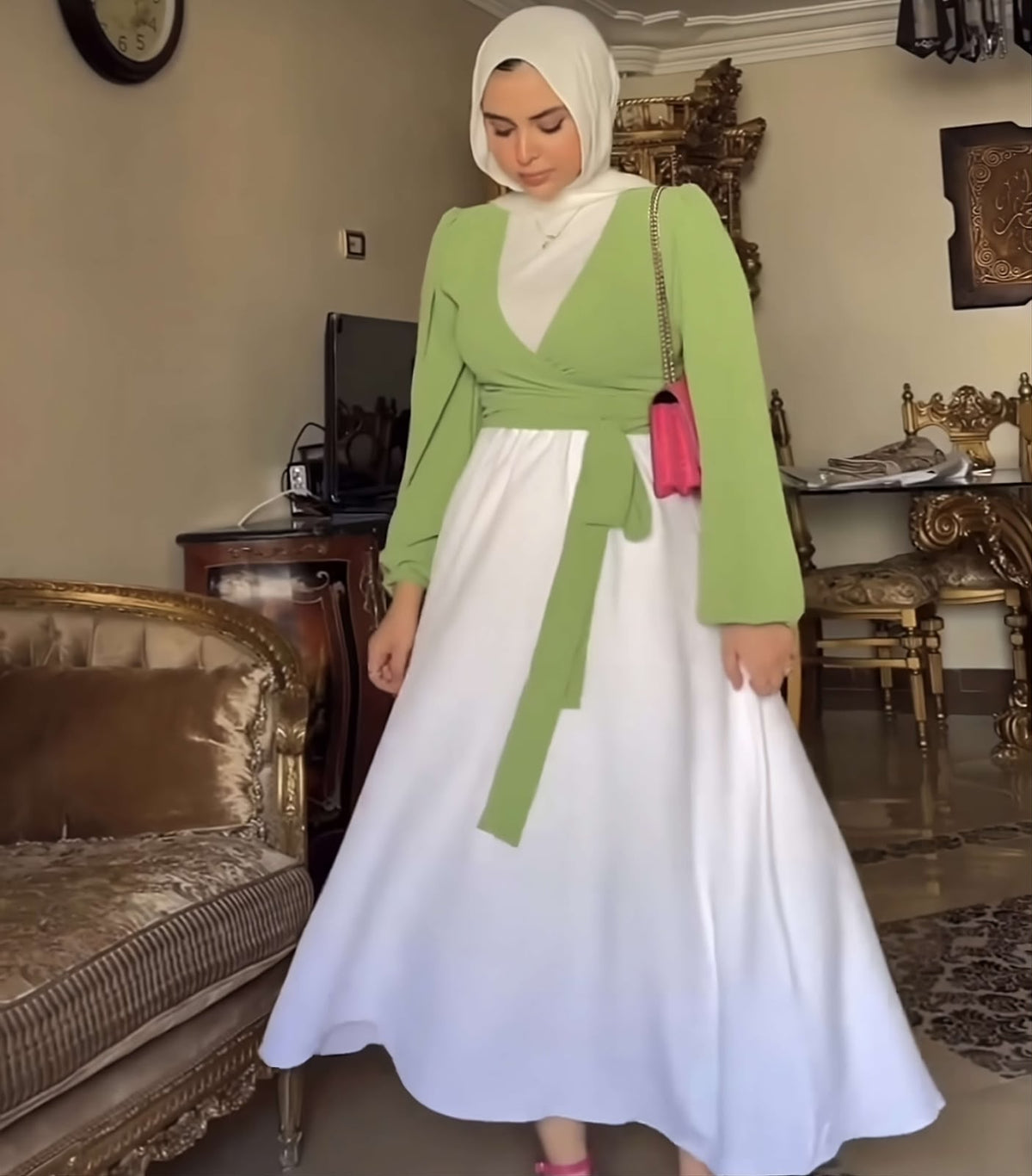 تنورة روزالين البيضاء