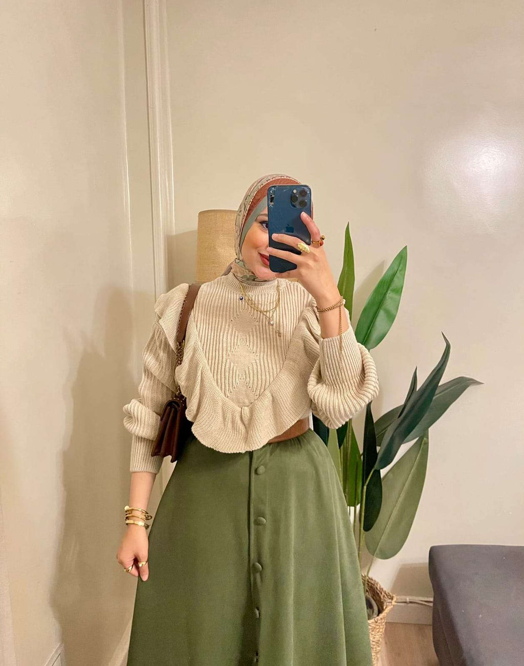Oily Suede Skirt With Botton