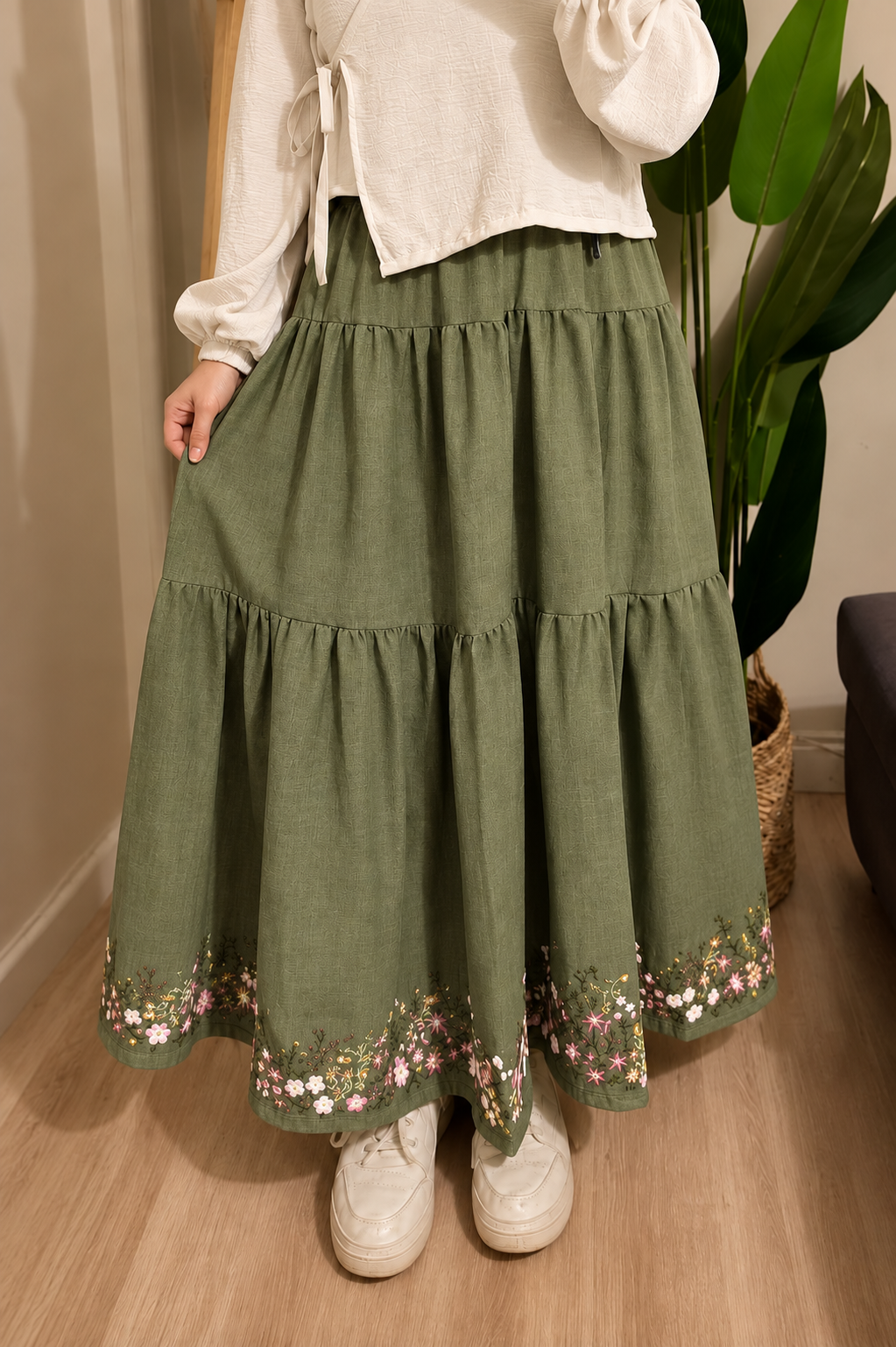 Oily Embroidered linen Skirt