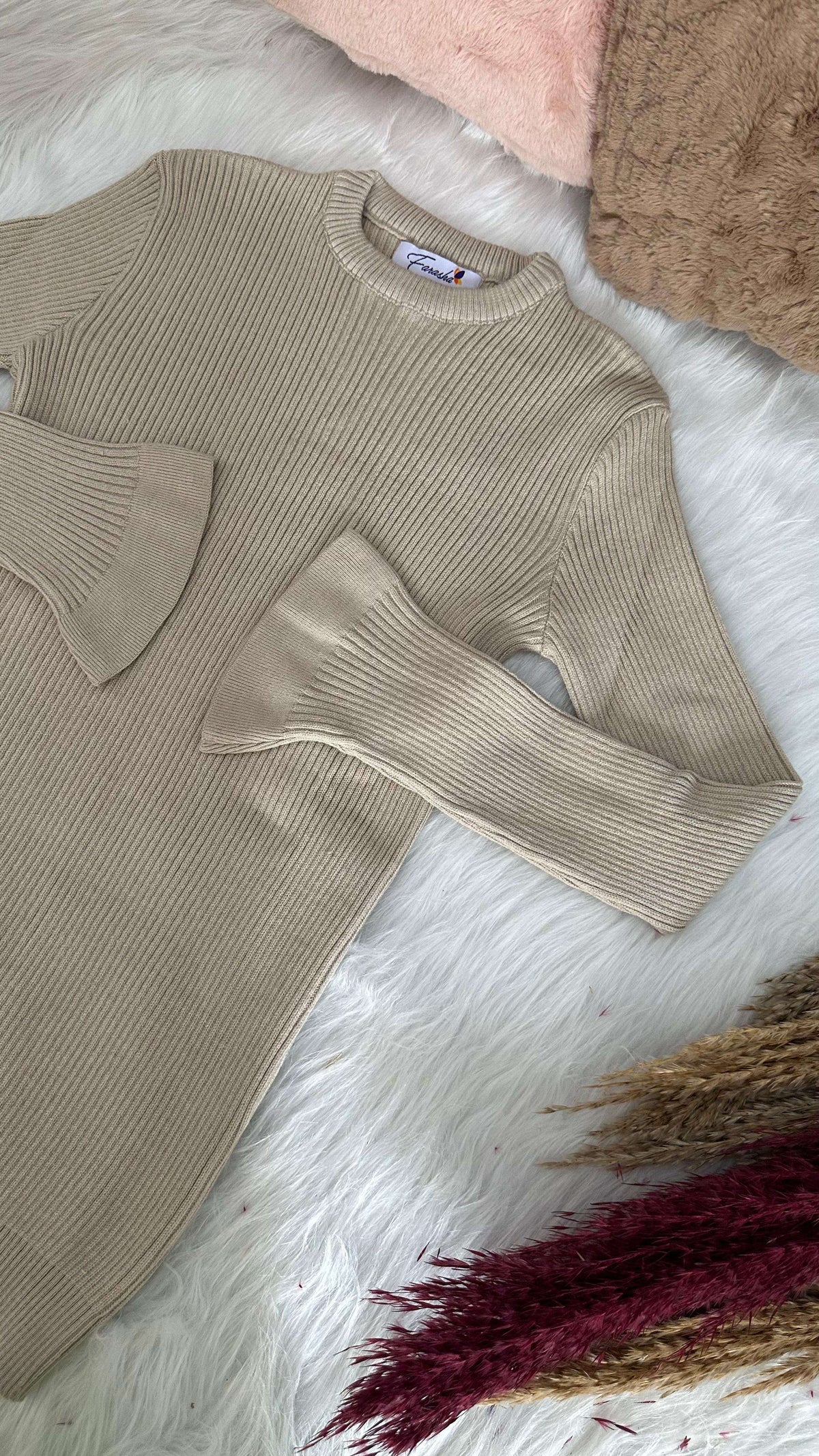 Beige Basic Ruffled Sleeves